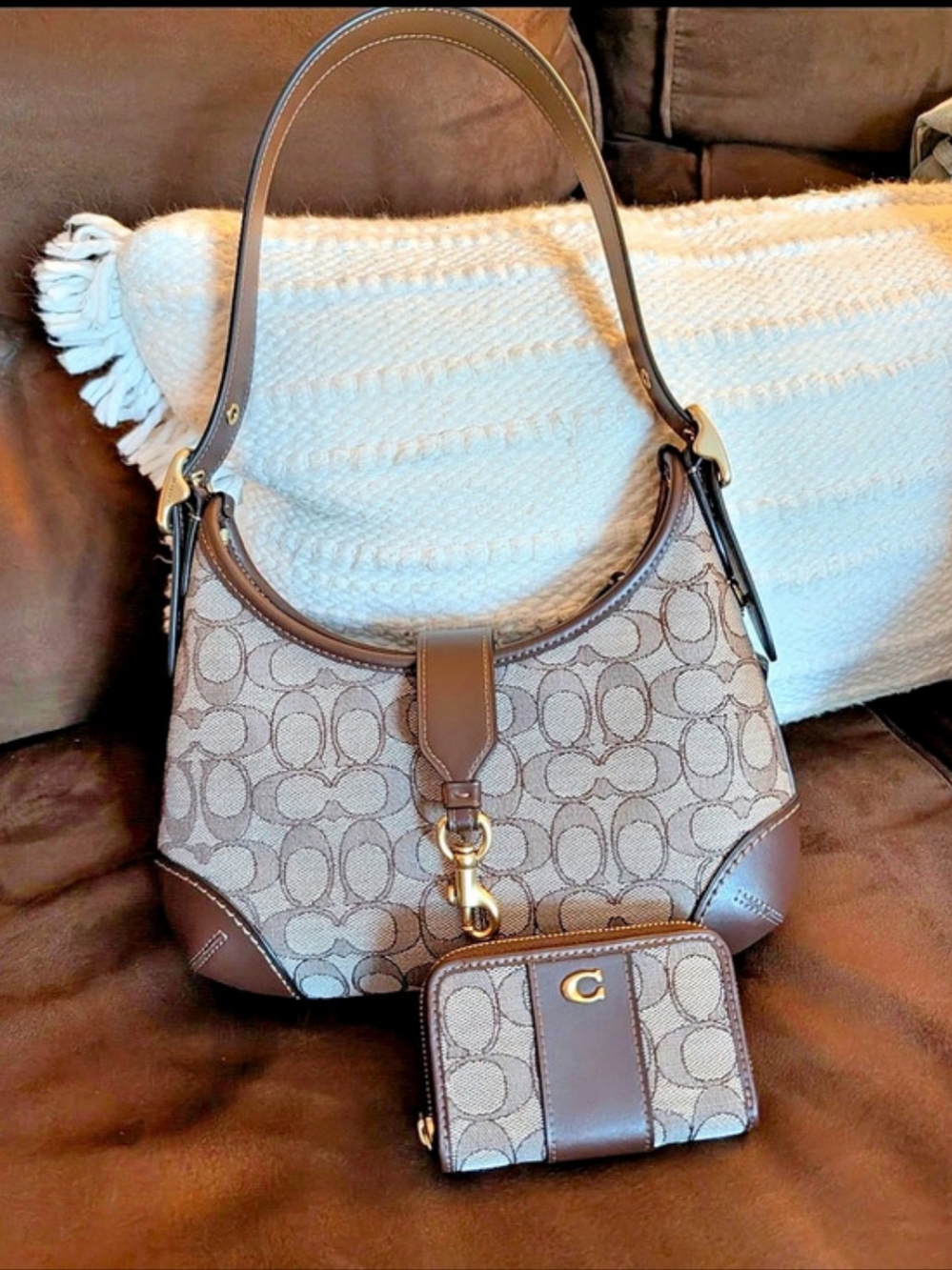 Coach Signature Shoulder Bag with Card Case-like New